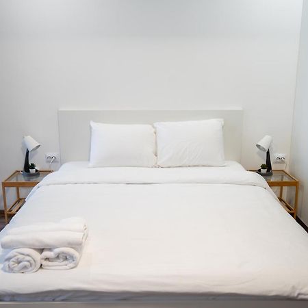 Bright Studio In The City Center София Экстерьер фото