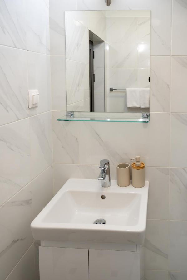 Bright Studio In The City Center София Экстерьер фото