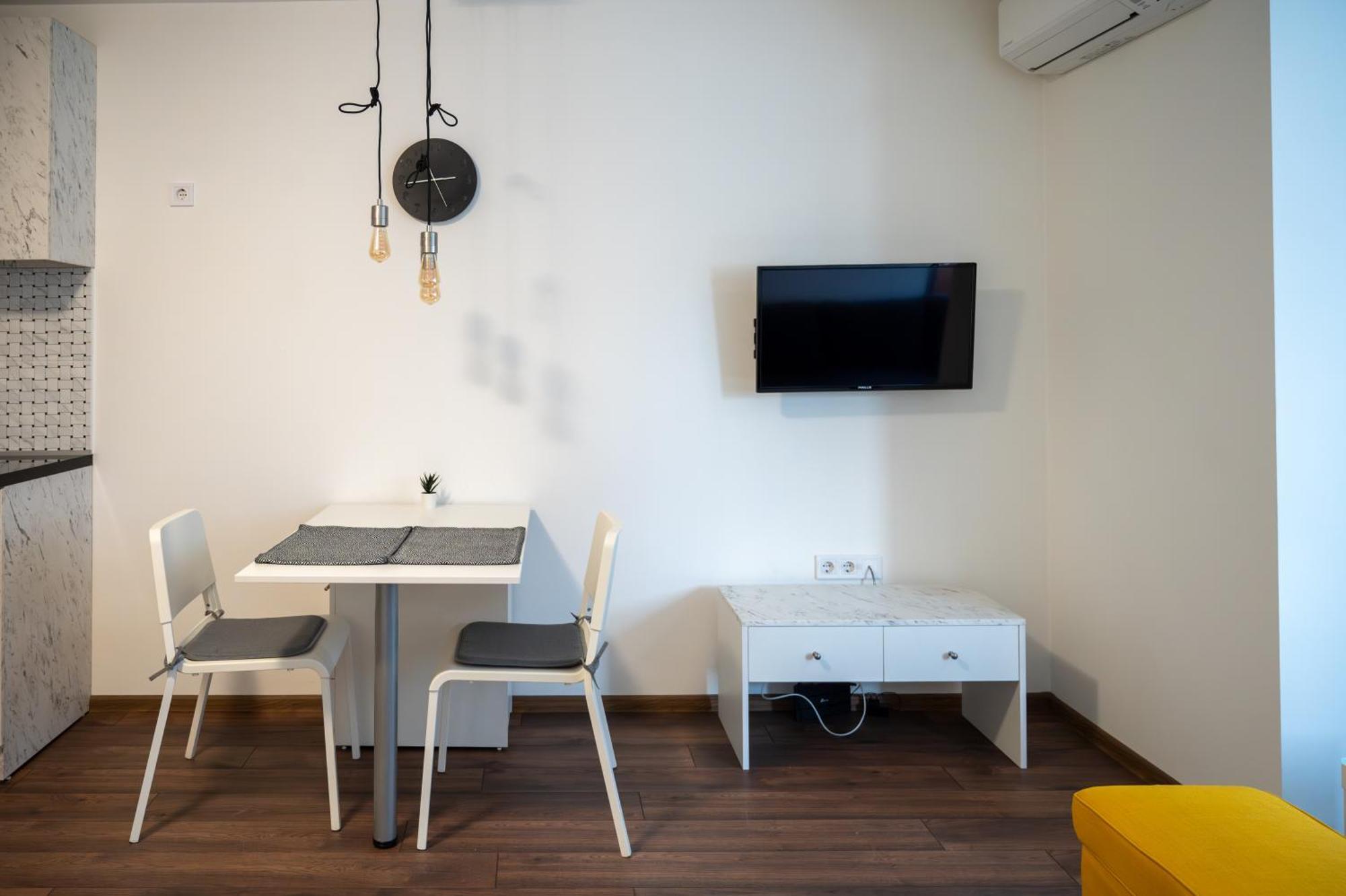 Bright Studio In The City Center София Экстерьер фото