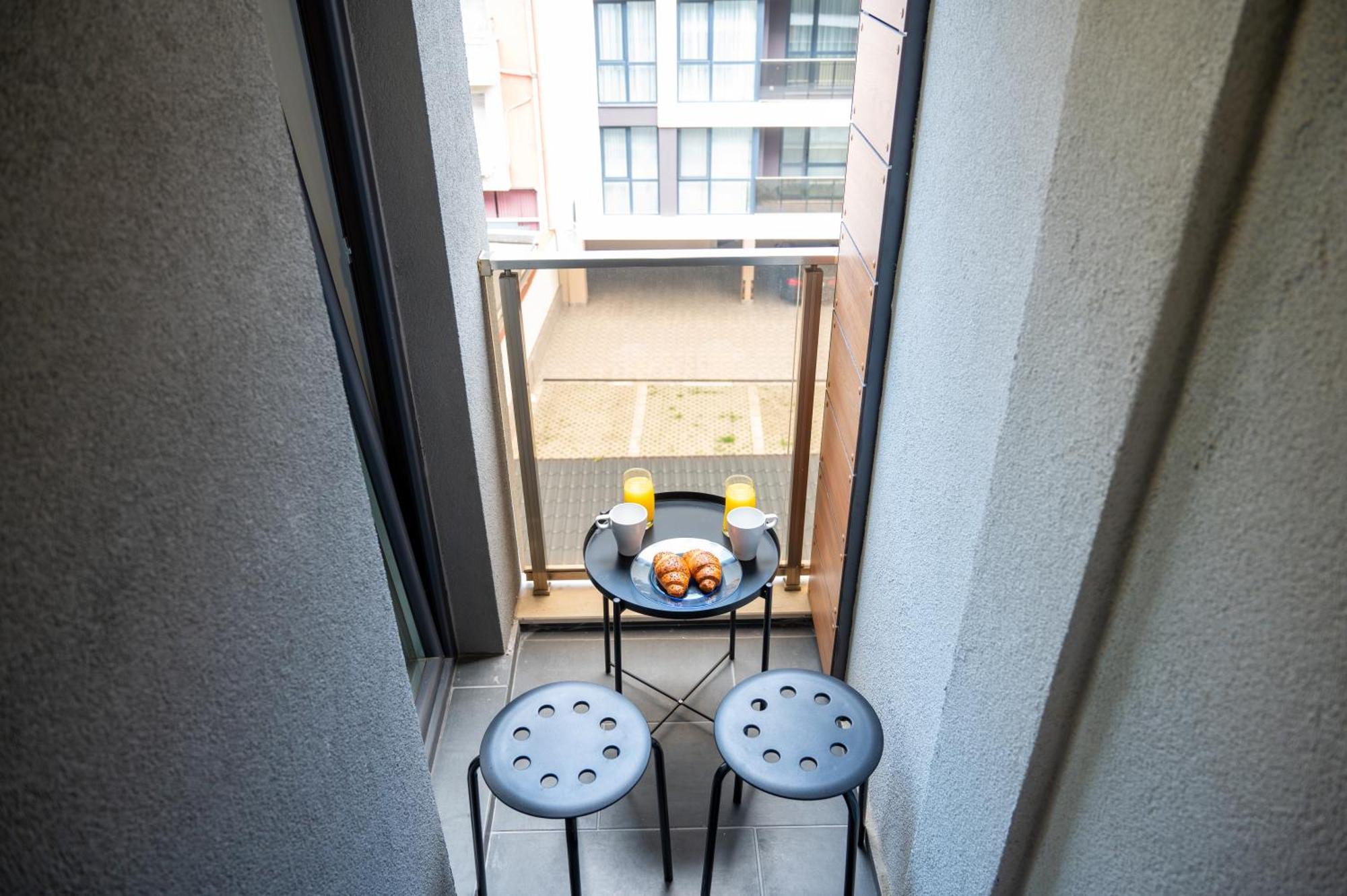 Bright Studio In The City Center София Экстерьер фото